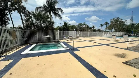 450 W Palm Circle W Pembroke Pines FL 33025
