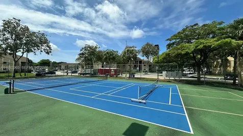 450 W Palm Circle W Pembroke Pines FL 33025