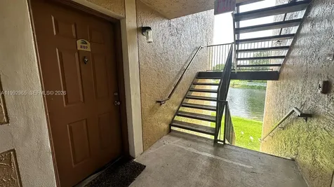450 W Palm Circle W Pembroke Pines FL 33025