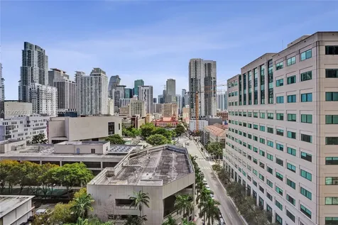 121 NE 5th Street Miami FL 33132