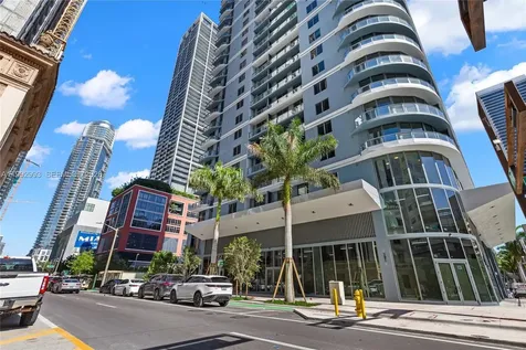 121 NE 5th Street Miami FL 33132