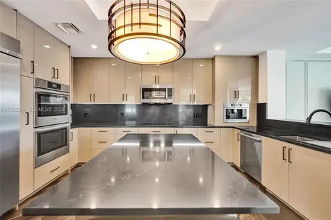 516 Hendricks Isle Fort Lauderdale FL 33301