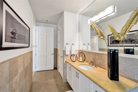 516 Hendricks Isle Fort Lauderdale FL 33301
