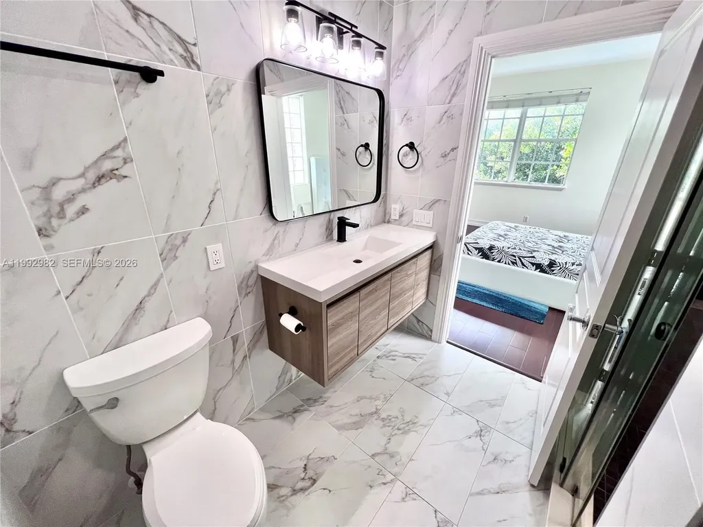 450 NE 2nd Avenue Fort Lauderdale FL 33301