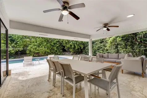 8118 Los Pinos Boulevard Coral Gables FL 33143