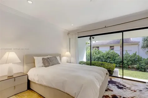 8118 Los Pinos Boulevard Coral Gables FL 33143