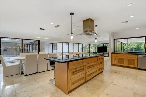 8118 Los Pinos Boulevard Coral Gables FL 33143