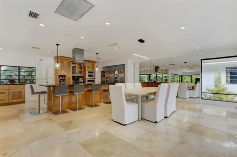 8118 Los Pinos Boulevard Coral Gables FL 33143