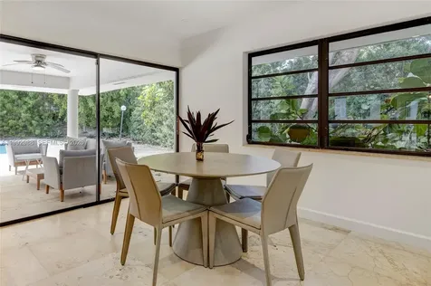 8118 Los Pinos Boulevard Coral Gables FL 33143