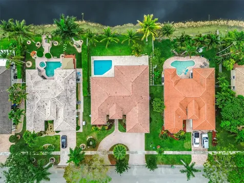 16418 NW 14th Street Pembroke Pines FL 33028