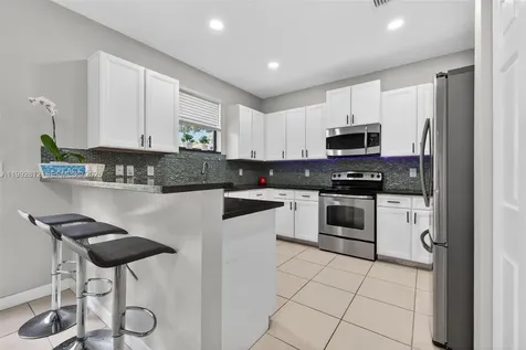 9807 NW 88th Terrace Doral FL 33178