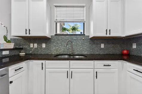 9807 NW 88th Terrace Doral FL 33178