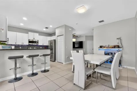 9807 NW 88th Terrace Doral FL 33178