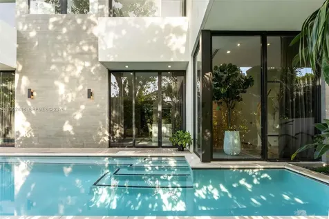 121 2nd Dilido Terrace Share A Miami Beach FL 33139