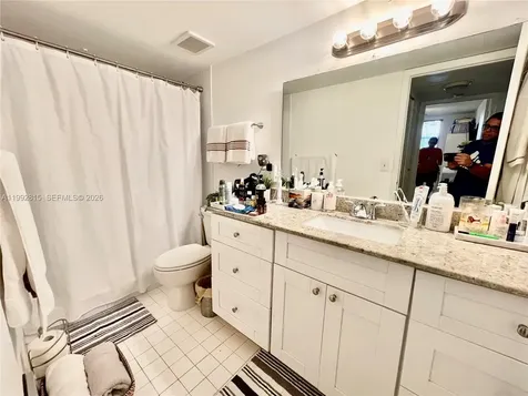 8255 Lake Drive Doral FL 33166