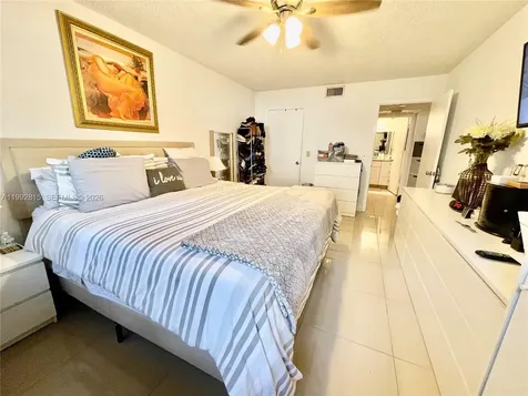 8255 Lake Drive Doral FL 33166