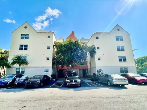 8255 Lake Drive Doral FL 33166