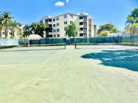 8255 Lake Drive Doral FL 33166