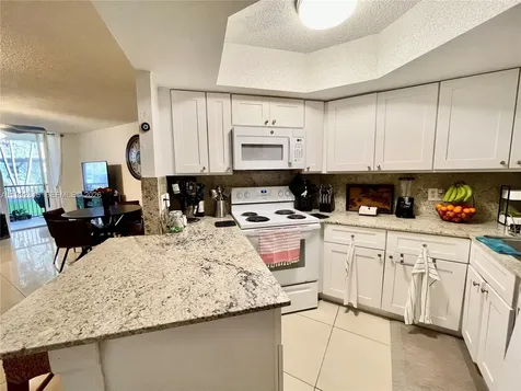 8255 Lake Drive Doral FL 33166