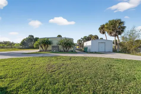 8243 Pinetree Lane Other City - In The State Of Florida FL 34224