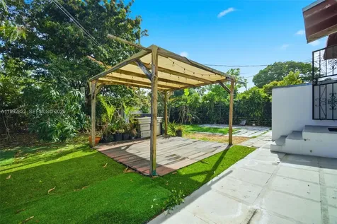 6336 SW 9th Street West Miami FL 33144