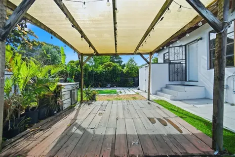 6336 SW 9th Street West Miami FL 33144