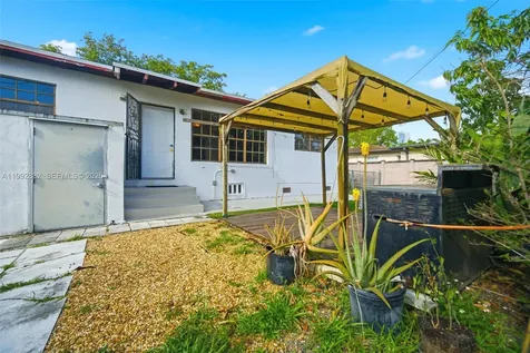 6336 SW 9th Street West Miami FL 33144