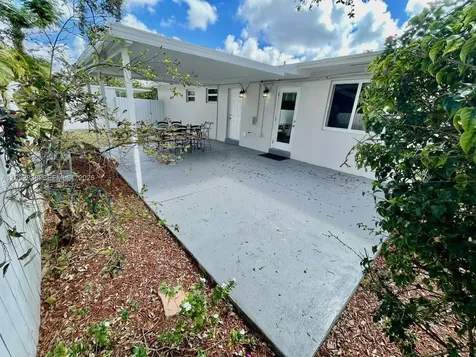 7023 SW 2nd Street Miami FL 33144