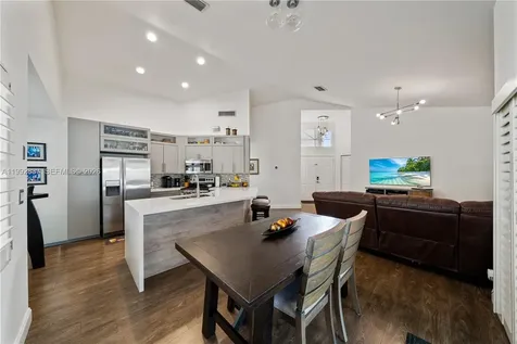 366 Bedford Avenue Weston FL 33326