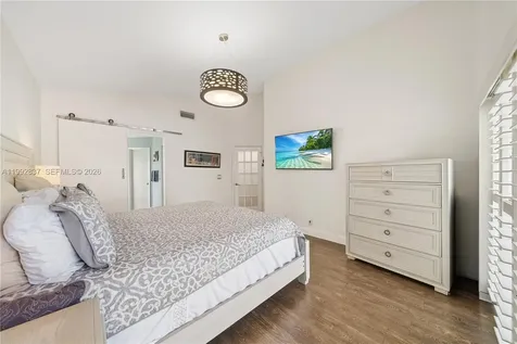366 Bedford Avenue Weston FL 33326