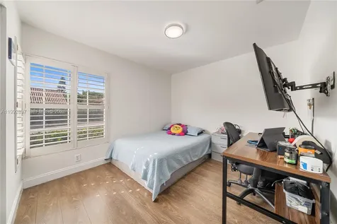 366 Bedford Avenue Weston FL 33326