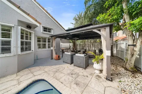 366 Bedford Avenue Weston FL 33326