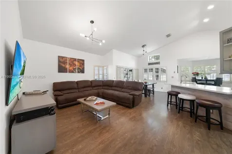 366 Bedford Avenue Weston FL 33326