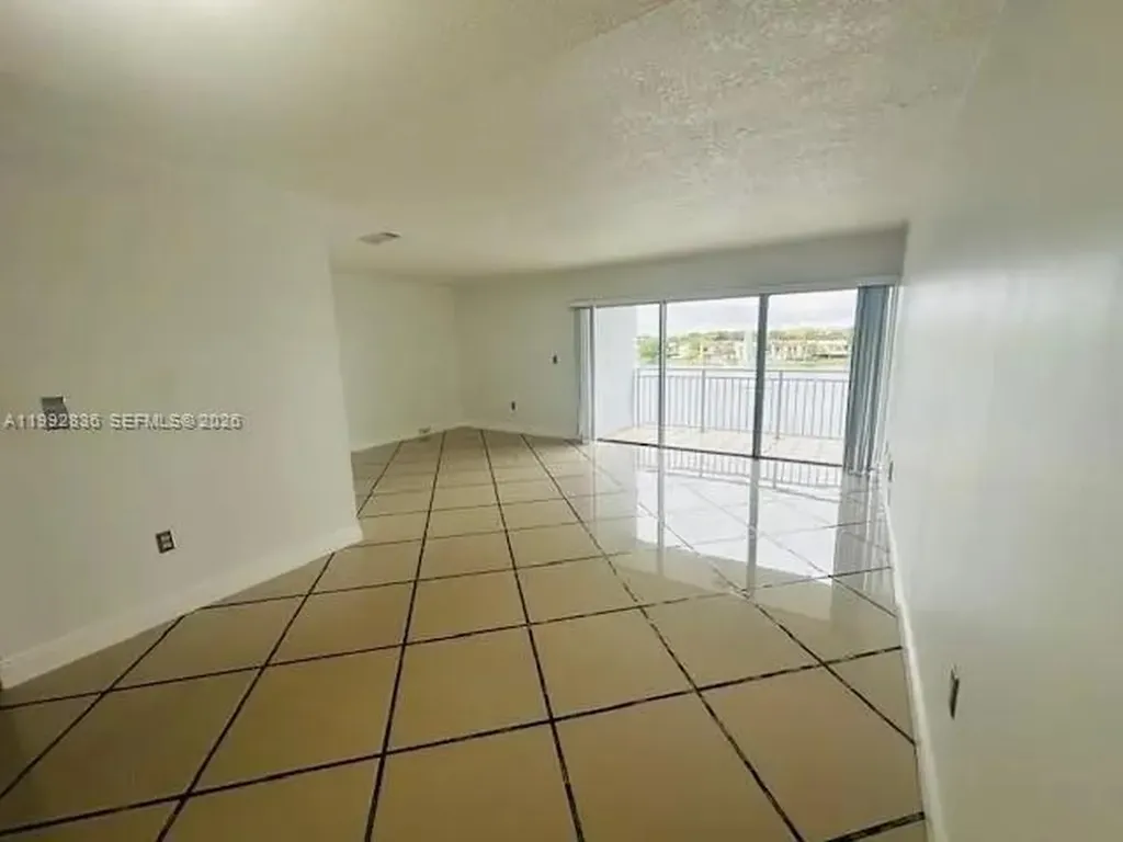 9351 Fontainebleau Boulevard Miami FL 33172