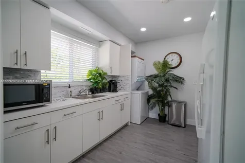 8390 SW 64th Street Miami FL 33143