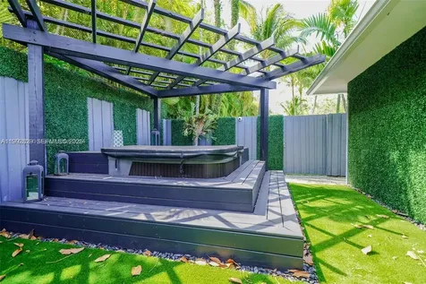 8390 SW 64th Street Miami FL 33143
