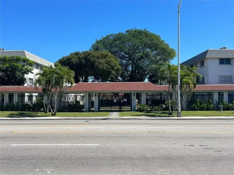 15205 NE 6th Avenue Miami FL 33162