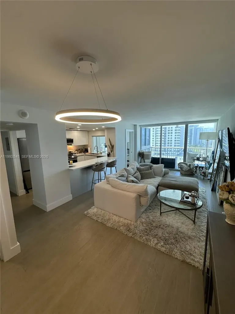 2655 Collins Avenue Miami Beach FL 33140