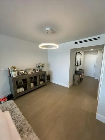 2655 Collins Avenue Miami Beach FL 33140