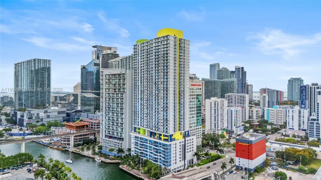 185 SW 7th Street Miami FL 33130