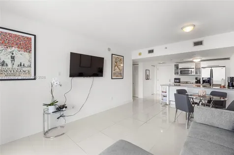185 SW 7th Street Miami FL 33130