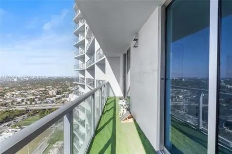 185 SW 7th Street Miami FL 33130