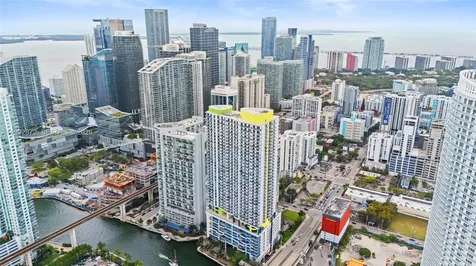 185 SW 7th Street Miami FL 33130