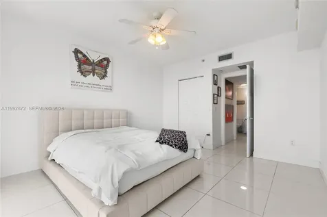 185 SW 7th Street Miami FL 33130
