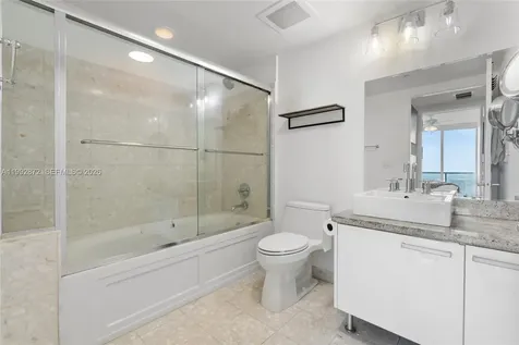 185 SW 7th Street Miami FL 33130
