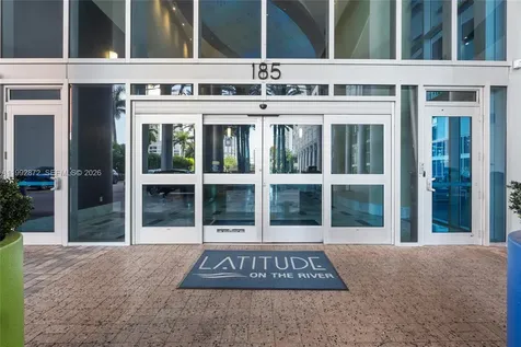 185 SW 7th Street Miami FL 33130