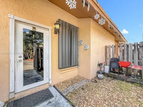 6722 NW 192nd Lane Hialeah FL 33015