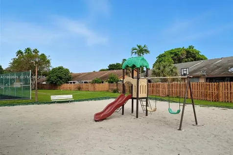 6722 NW 192nd Lane Hialeah FL 33015