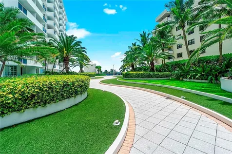 100 Lincoln Road Miami Beach FL 33139