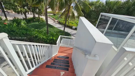 100 Lincoln Road Miami Beach FL 33139